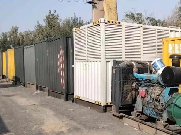 咸阳200KW柴油发电机机组每小时油耗是多少？